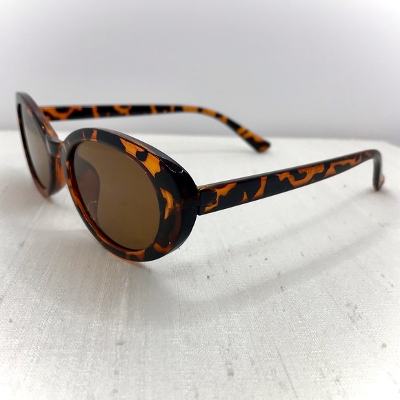 Oval Sunglasses in Tortoise - Picture 3 of 7